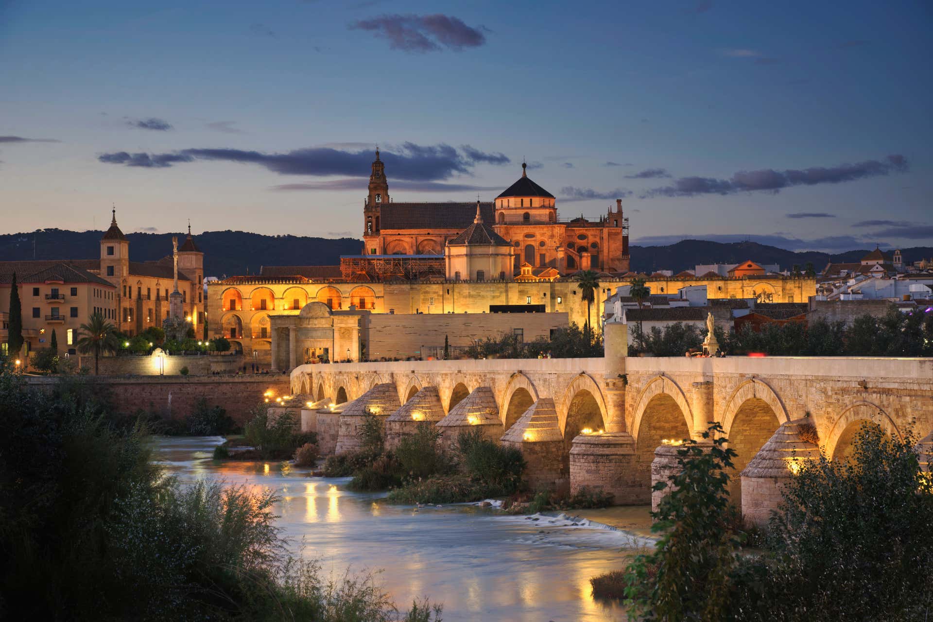 Paseo por Córdoba al anochecer