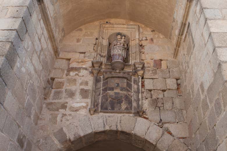 Puerta de la Virgen de la Guía
