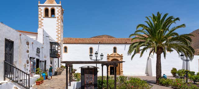 Excursión a las cuevas de Ajuy, Betancuria y el Museo del Queso Majorero