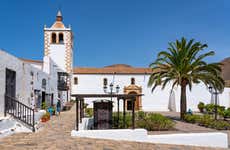Excursión a las cuevas de Ajuy, Betancuria y el Museo del Queso Majorero