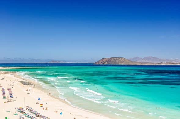 Ferry à ilha de Lobos + Snorkel saindo de Corralejo