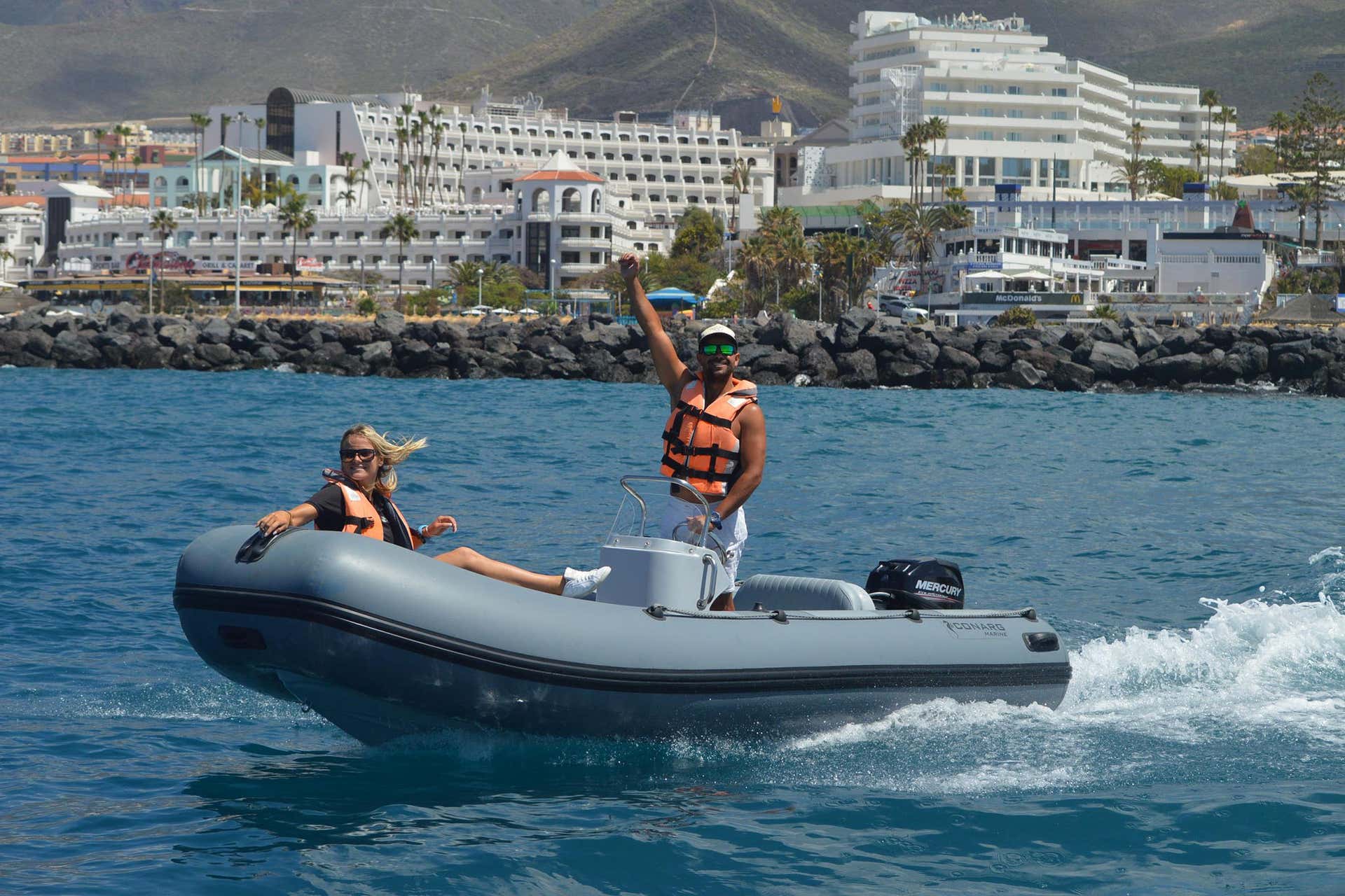 Noleggio di motoscafo senza patente a Costa Adeje