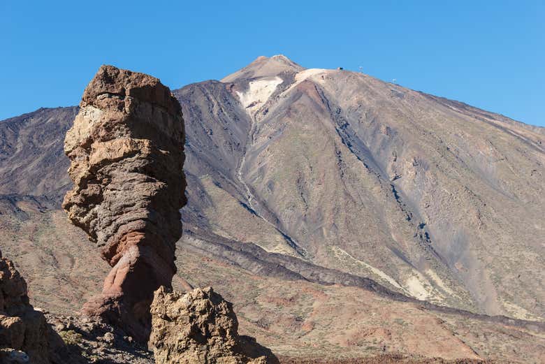 Ammirando il Teide, la cima più alta di Spagna