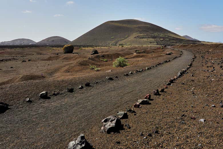 Acercándonos al volcán El Cuervo