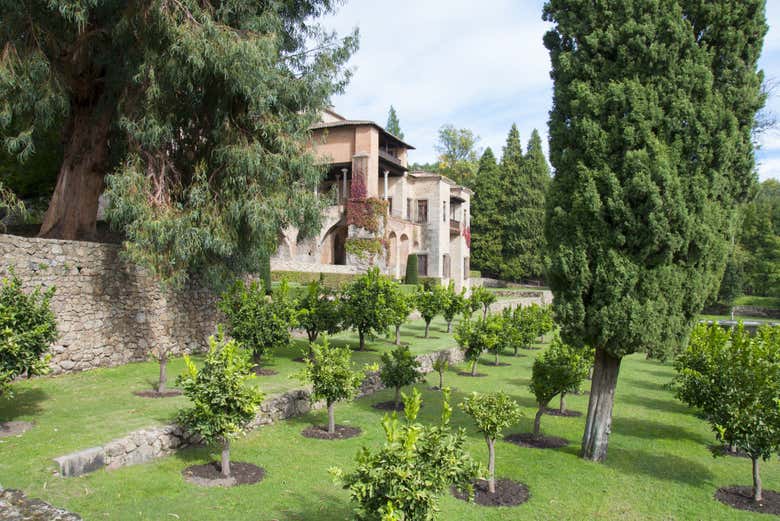Podréis pasear por los jardines del monasterio
