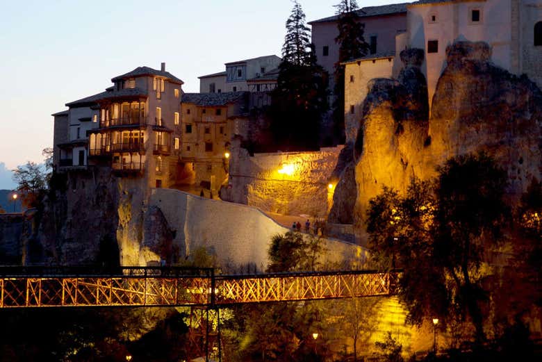 Puente iluminado de Cuenca