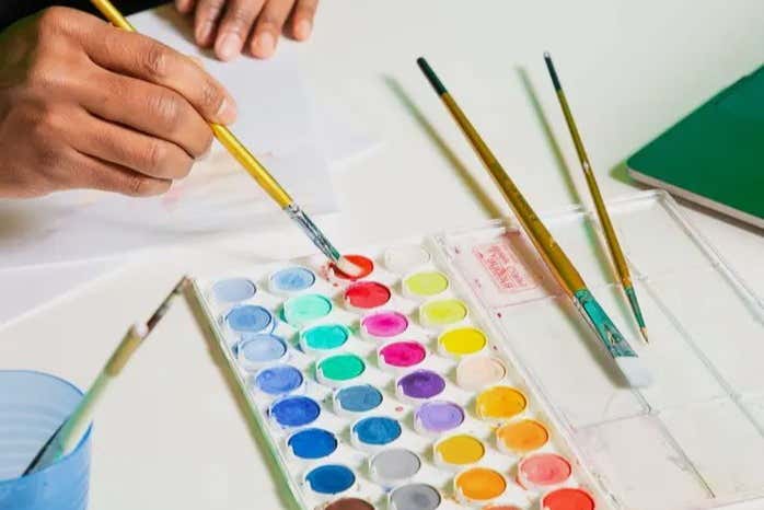 Laboratorio con gli acquerelli