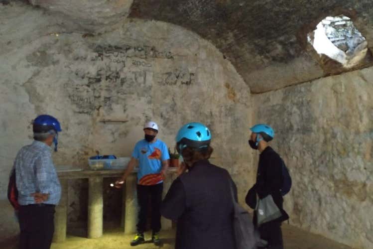 En el interior de la ermita