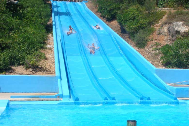 Toboganes en Aquopolis Cullera