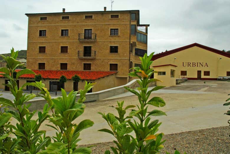 Bodegas Urbina, en Cuzcurrita de Río Tirón