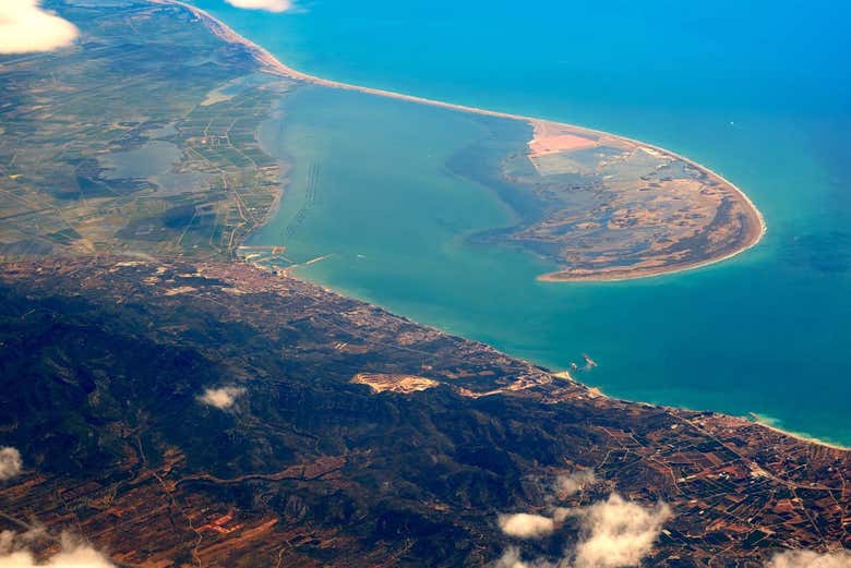 Vista aérea de la desembocadura del río Ebro