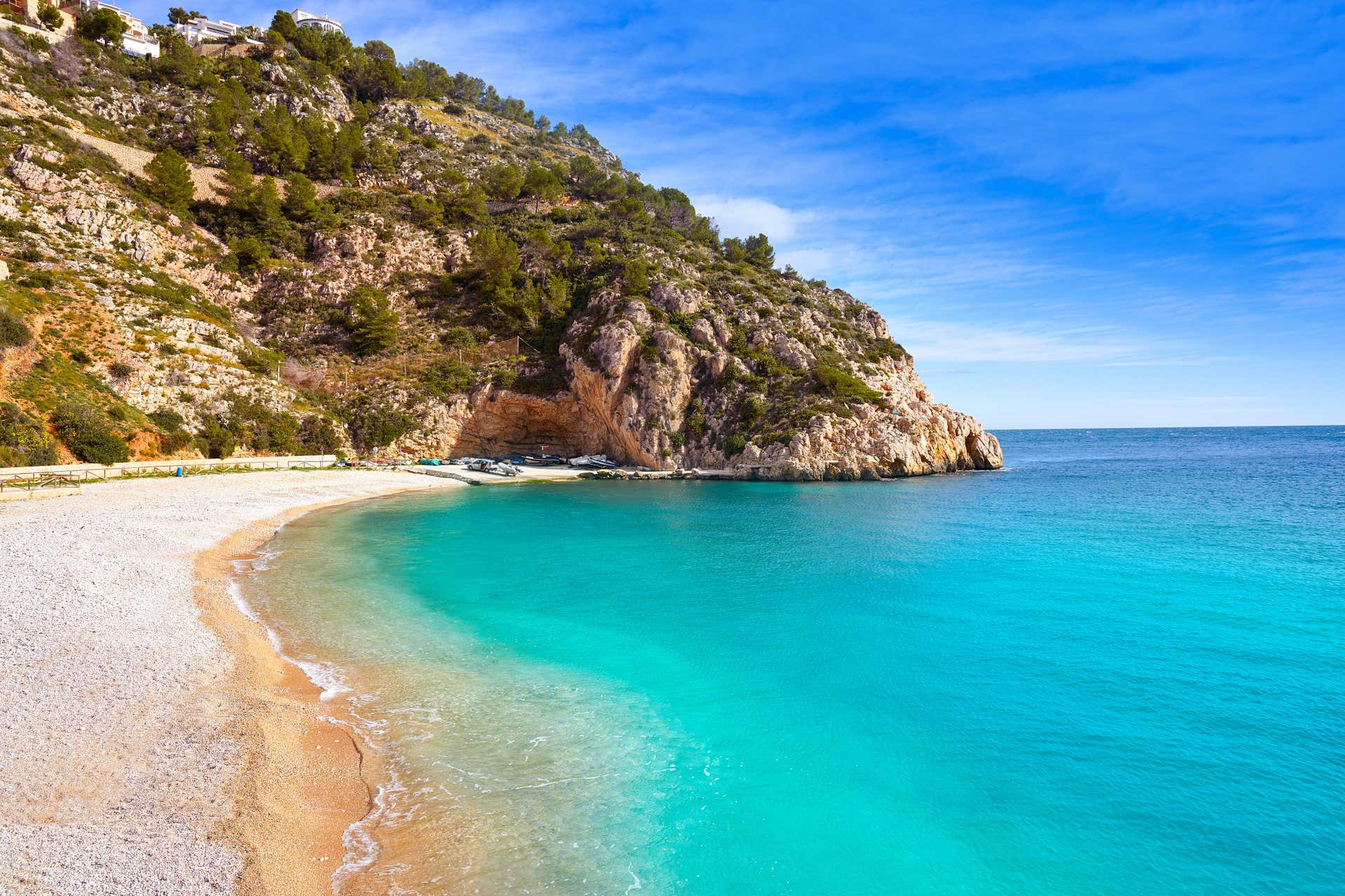 Excursión a cala Granadella en catamarán con comida