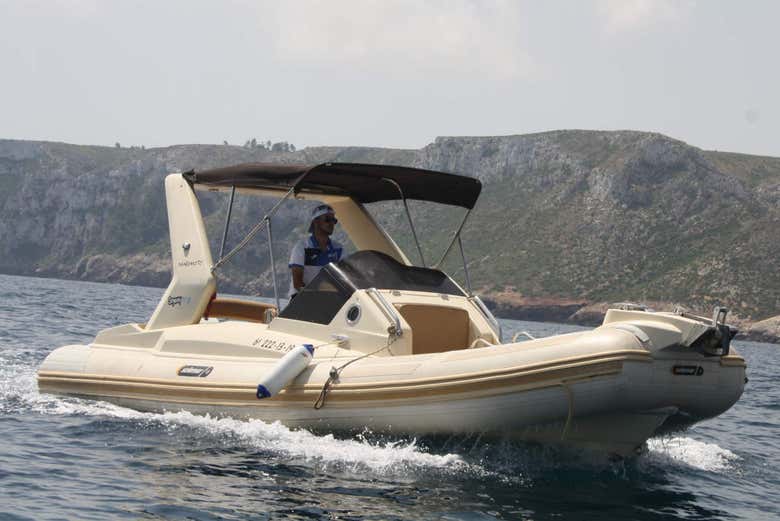 Navegando por Denia en el barco Solemare