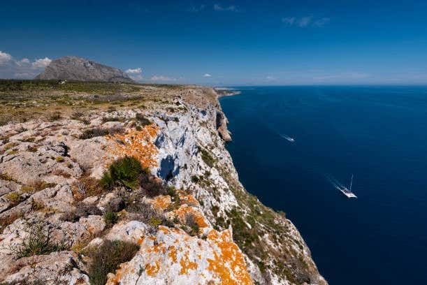 Admire the cliffs