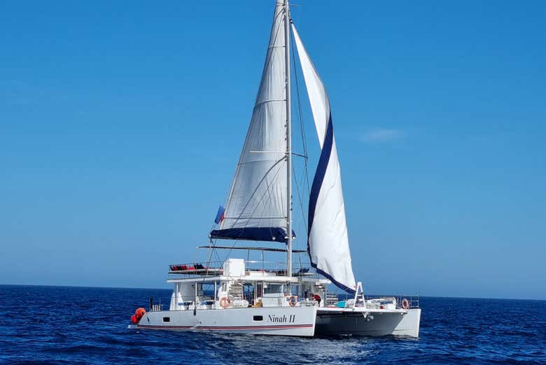 Velero en el Mediterráneo