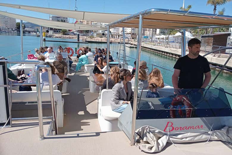 Preparados para zarpar desde el puerto de Denia