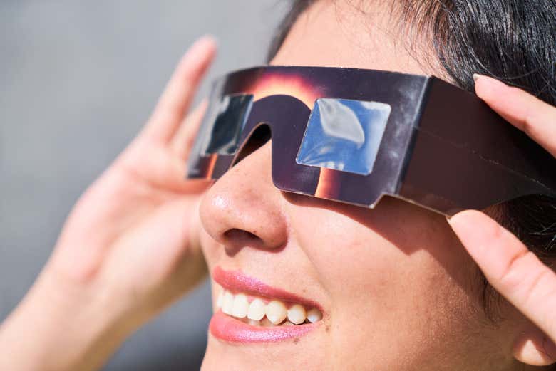 Os proporcionaremos las gafas necesarias para ver el eclipse