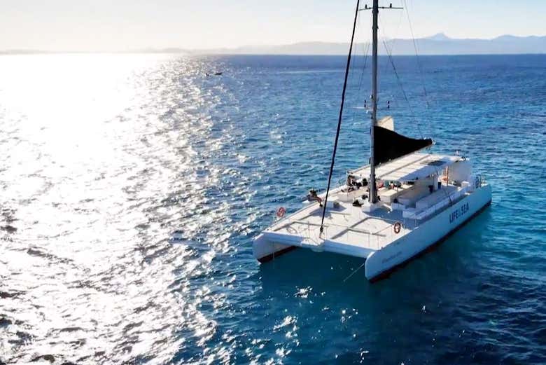Cruising through the Mediterranean before the sun sets