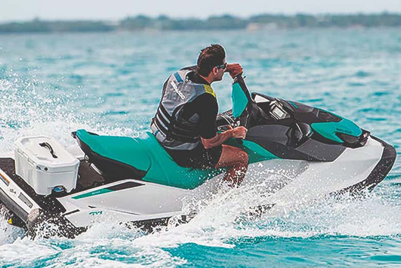 Ressentez la vitesse à bord des jet-skis