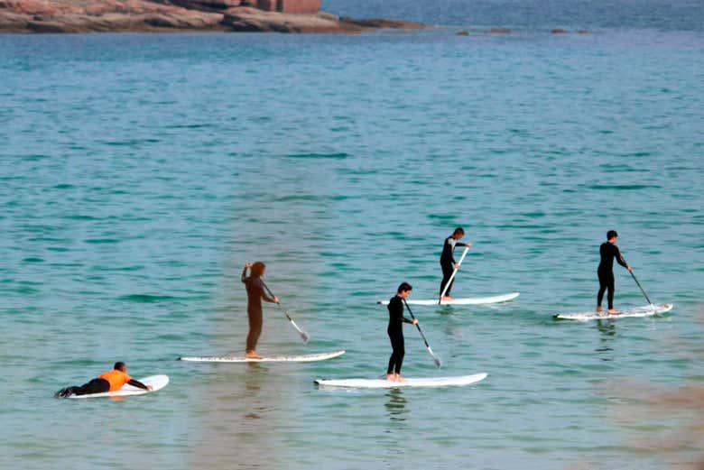 Practicando paddle surf en La Lanzada