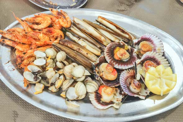 Fruits de mer et queimada dans l'estuaire d'Arosa