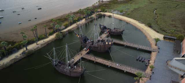 Passeio de barco ao Museu das Caravelas