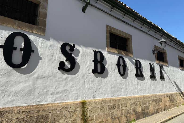 Pasando por la bodega Osborne