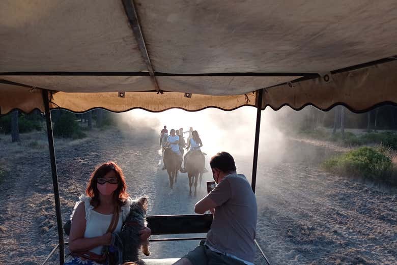 Subidos a bordo de la calesa