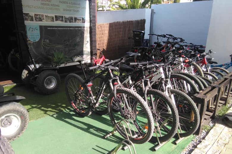 As bicicletas na base de atividades