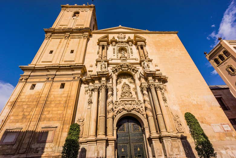 Admire the Basilica of Santa Maria