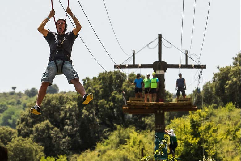 Liberando adrenalina no parque El Barranco Perdido