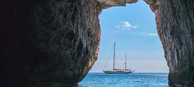 Balade en kayak dans les grottes marins d'Es Canutells