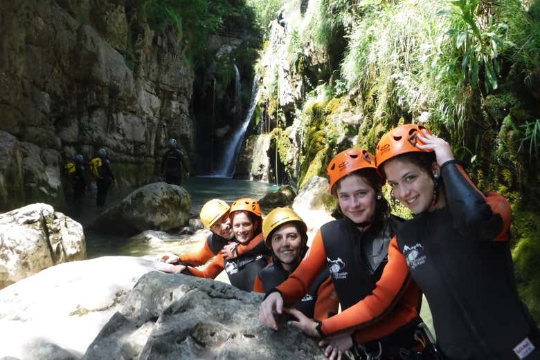 Practicando barranquismo en el Pirineo aragonés