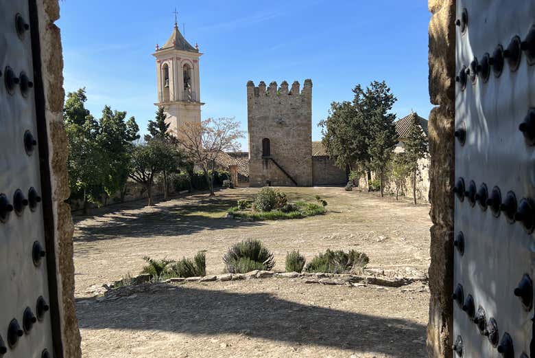 Atravesando las puertas del Castillo Ducal de Espejo