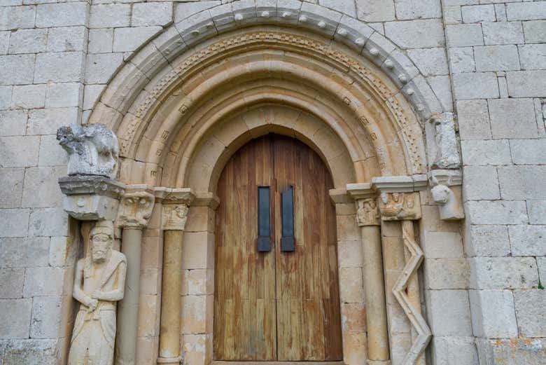 Porte romane à Las Merindades