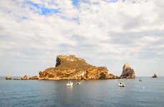 Paseo en barco por las islas Medas y el Montgrí al atardecer