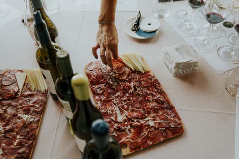 Tábua de queijos e embutidos ibéricos