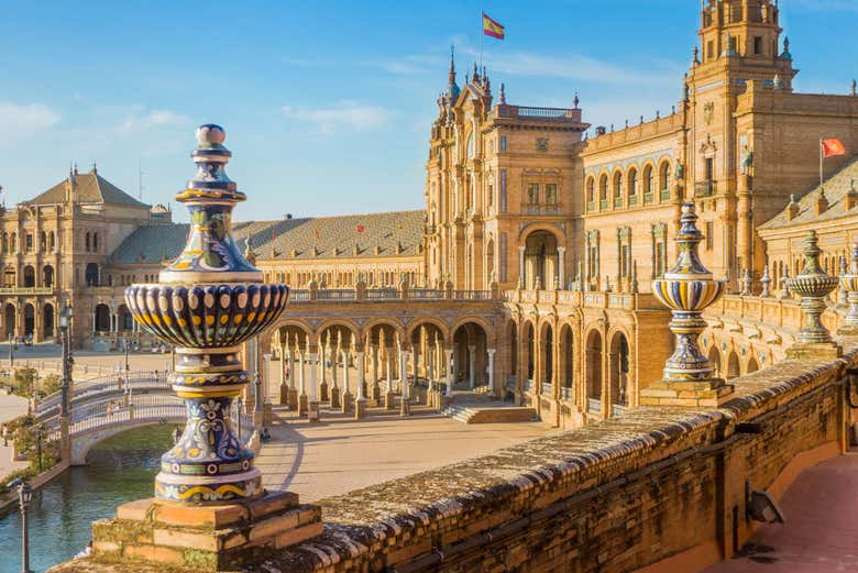Sevilla's iconic Plaza de España