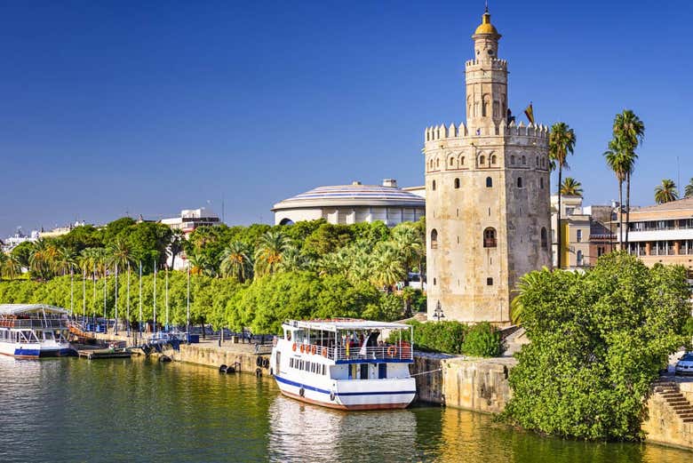 Torre del Oro on the banks of the Guadalquivir River