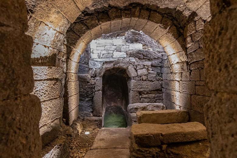Anciens mikvé ou bains séfarades dans les caves de Bruneo