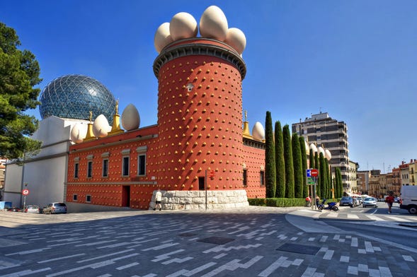 Visita guiada por Figueres e o Museu Dalí
