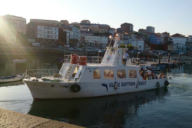Barco en el puerto de Finisterre