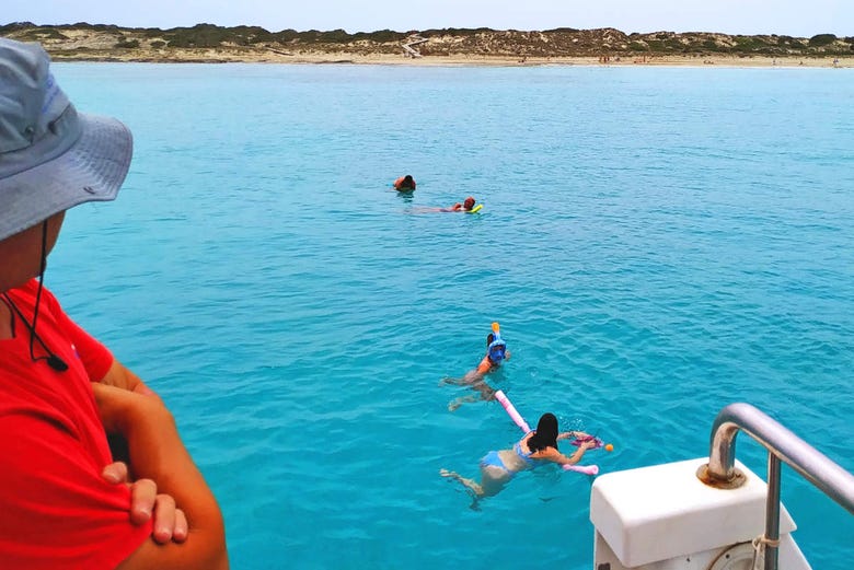 Bagno nelle acque di Formentera