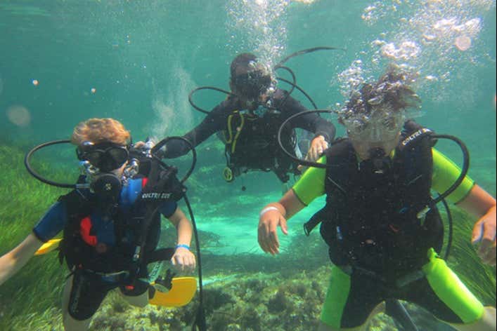 Primer contacto con el buceo