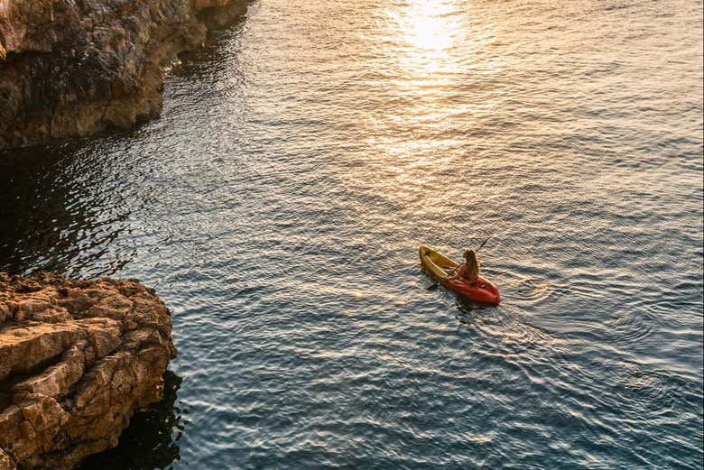 Profitez du coucher de soleil en kayak