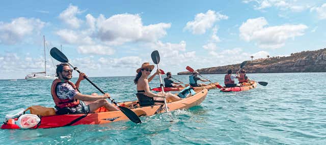 Tour di Cala en Baster in kayak