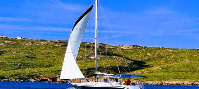 Minorca in barca a vela, tour di un giorno intero