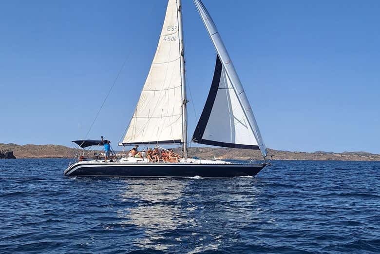 Surcando las cristalinas aguas de Menorca