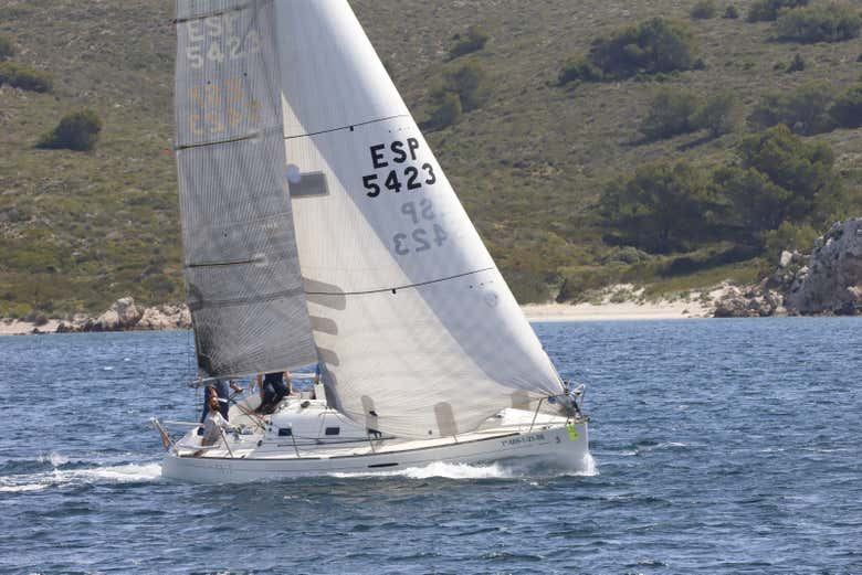 Naviguez sur la côte nord de Minorque