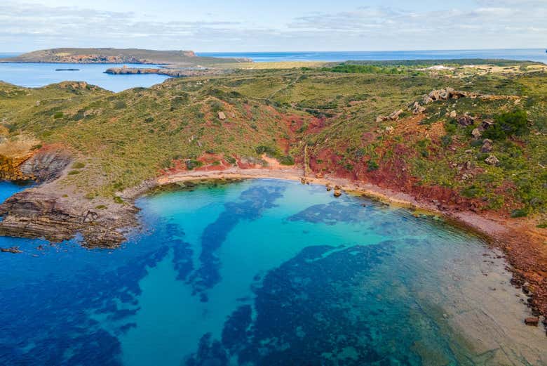 Vue aérienne sur la côte nord de Minorque